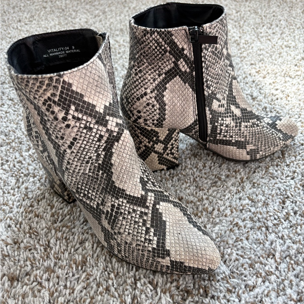 BAMBOO Snake-Print Ankle Boots in Black & Cream